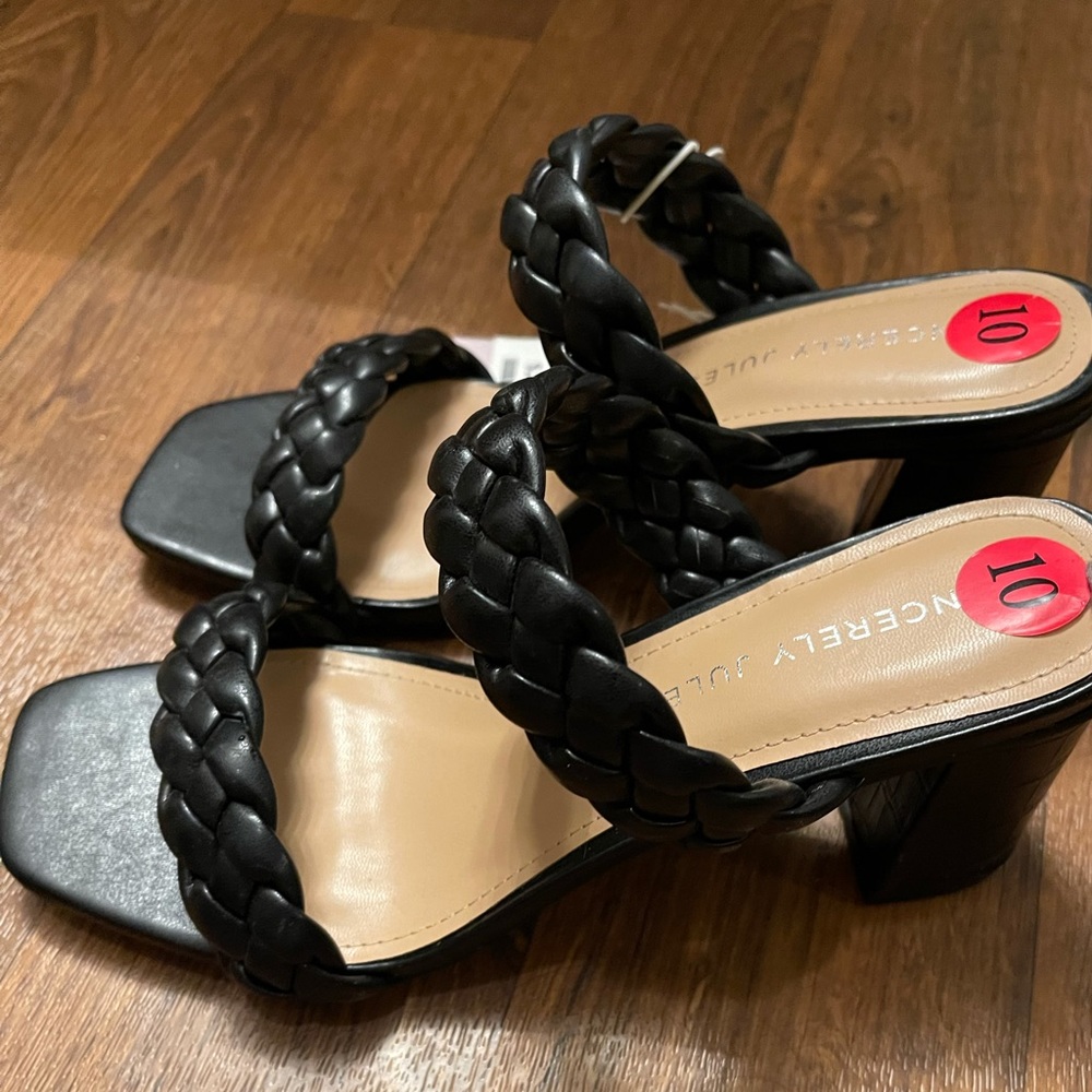 NWT | Super adorable black chunky braided heels 🖤